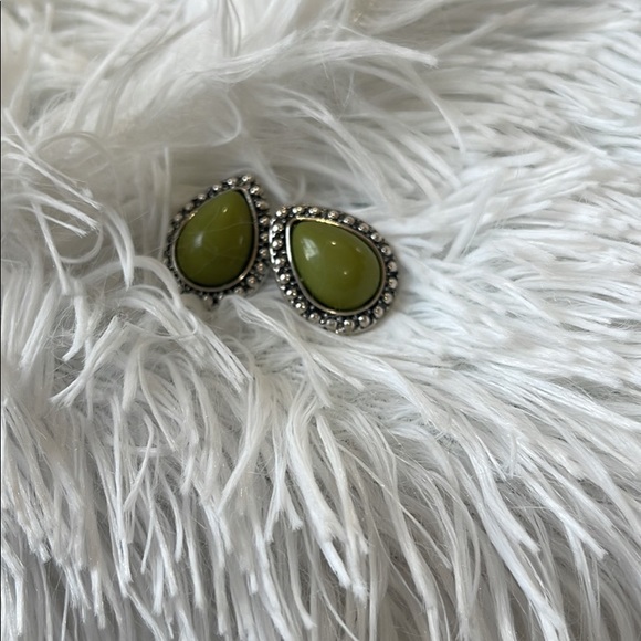 Jewelry - Picture 13 of 16